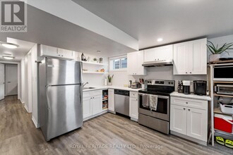 1621 Cherryhill Rd in Peterborough, ON - Building Photo - Building Photo