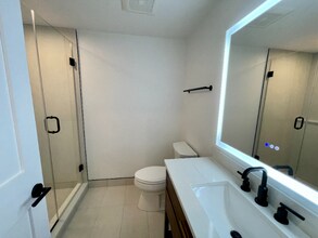 716 L St SE in Washington, DC - Building Photo - Building Photo