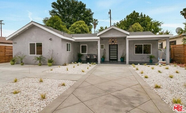 property at 6046 Fallbrook Ave