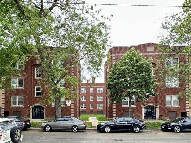 property at 4025 W Melrose St