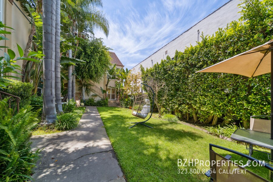 451 N Sycamore Ave-Unit -#450 in Los Angeles, CA - Building Photo