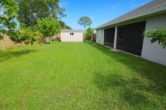 2112 SE Holland St in Port St. Lucie, FL - Building Photo - Building Photo