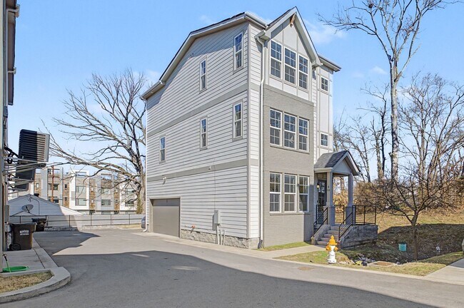 122 Oceola Ave in Nashville, TN - Building Photo - Building Photo