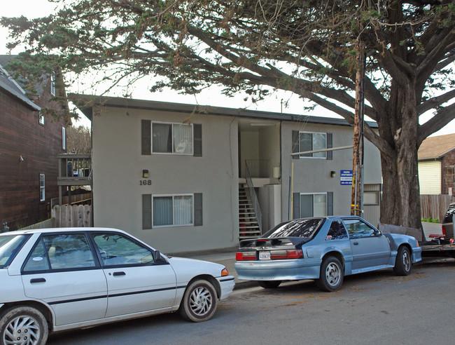 168 Pacific Ave in Pacifica, CA - Building Photo - Building Photo