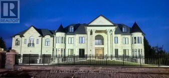 55 Abbotsford Rd in Gormley, ON - Building Photo