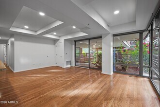 7141 E Rancho Vista Dr in Scottsdale, AZ - Building Photo - Building Photo