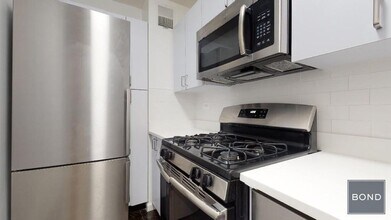 96 5th Ave in New York, NY - Building Photo - Building Photo