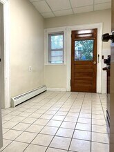 12 Evergreen Sq, Unit 1 in Somerville, MA - Building Photo - Building Photo