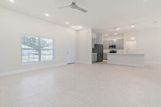 11 Portia Ln in Palm Coast, FL - Building Photo - Building Photo