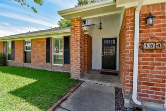 154 Squires Bend in Stafford, TX - Building Photo - Building Photo