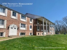 4229 Middlebranch Ave NE in Canton, OH - Building Photo