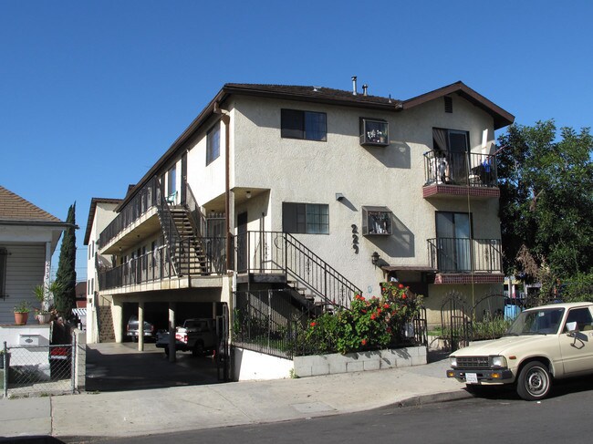 229 S Avenue 22 in Los Angeles, CA - Foto de edificio - Building Photo