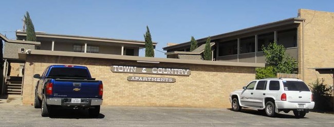 Town & Country Apartments in Midland, TX - Foto de edificio - Building Photo