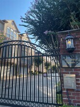 2907 Brompton Square Dr in Houston, TX - Foto de edificio - Building Photo