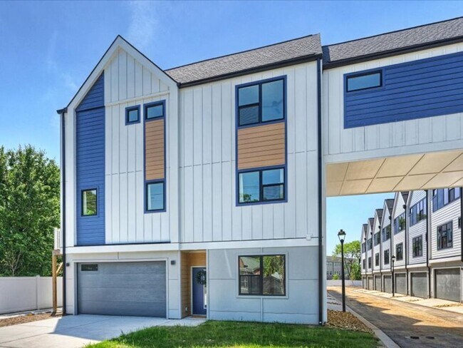 3819 Tuckaseegee Rd in Charlotte, NC - Building Photo - Building Photo
