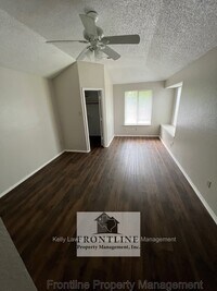 108 Caprock Dr photo'