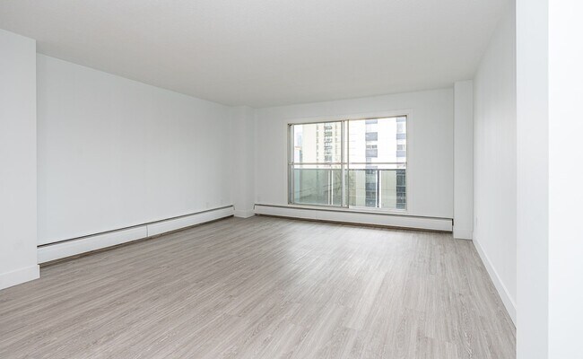 Lancaster Tower in Edmonton, AB - Building Photo - Building Photo