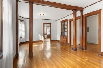 11 Boylston St, Unit 2 in Boston, MA - Foto de edificio - Building Photo