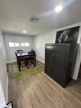 311 S Montgomery Ave in DeLand, FL - Building Photo - Building Photo