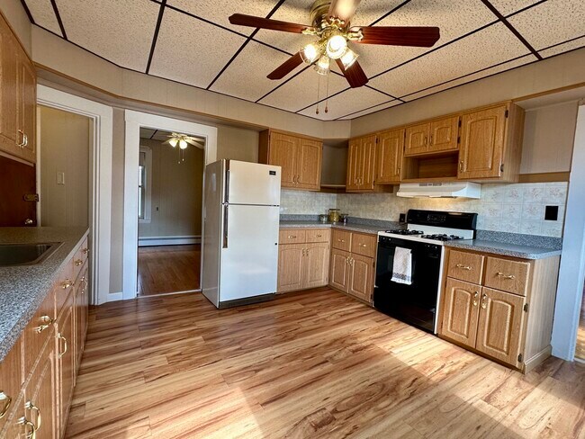 6 Trull St, Unit 1R in Somerville, MA - Foto de edificio - Building Photo