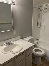 4789 Columbia Rd, Unit 206 in North Olmsted, OH - Building Photo - Building Photo