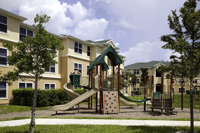 Manatee Cove in Melbourne, FL - Building Photo - Building Photo