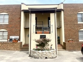 110 N Water St in Elizabeth City, NC - Building Photo