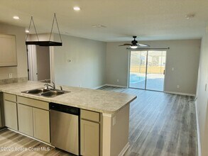 487 Dadeville St SE in Palm Bay, FL - Building Photo - Building Photo