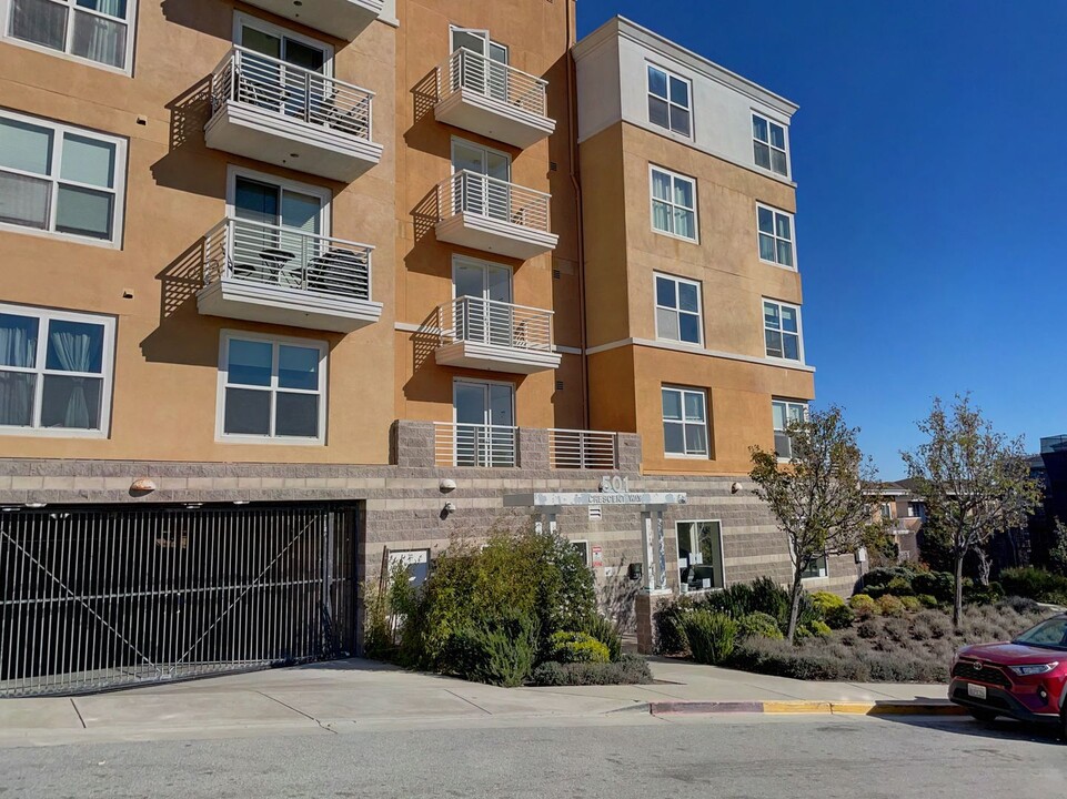 501 Crescent Way in San Francisco, CA - Foto de edificio