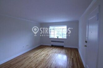 74 St Paul St in Brookline, MA - Building Photo - Building Photo