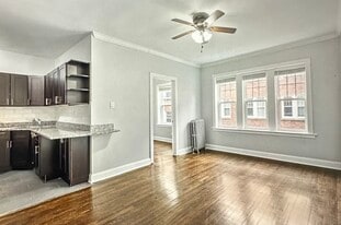 6118 N Winthrop Ave, Unit 2w in Chicago, IL - Building Photo