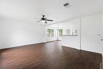 13645 Bighorn Trail in Willis, TX - Foto de edificio - Building Photo