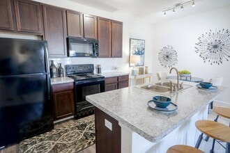 Overland Park in Pickerington, OH - Building Photo - Building Photo