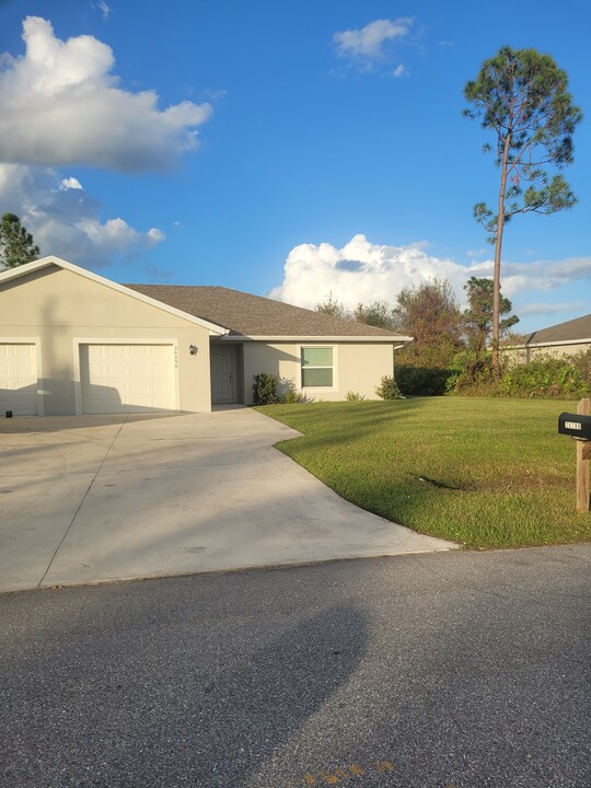 26290 Navigator Rd in Punta Gorda, FL - Building Photo