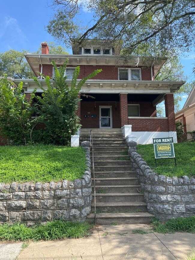 property at 809 Ferdinand Ave SW