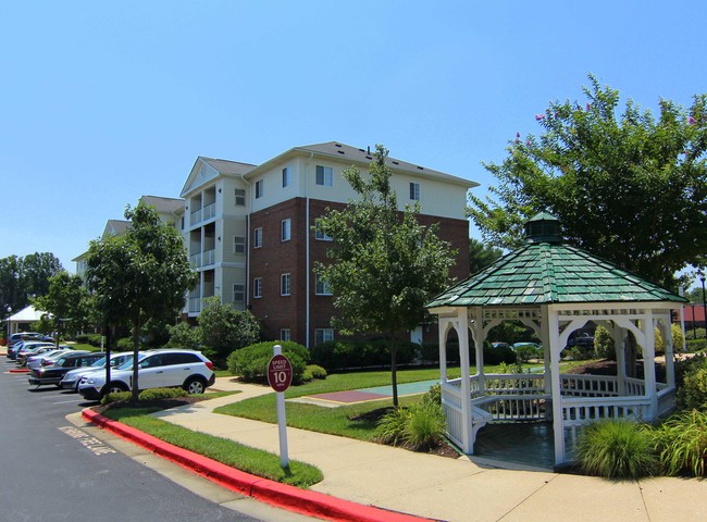 Glen Forest Senior Apartments in Glen Burnie, MD - Foto de edificio - Building Photo