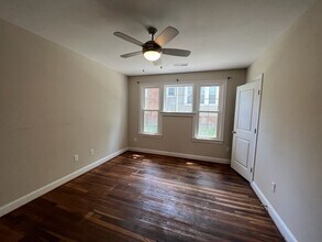 1809 Walker Ave in Greensboro, NC - Foto de edificio - Building Photo