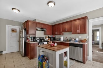 187 County St, Unit 1 in Attleboro, MA - Building Photo - Building Photo