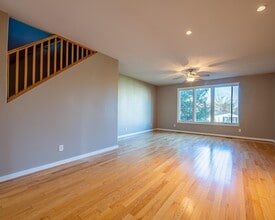 1013 Linden Ave, Unit R in Charlottesville, VA - Foto de edificio - Building Photo