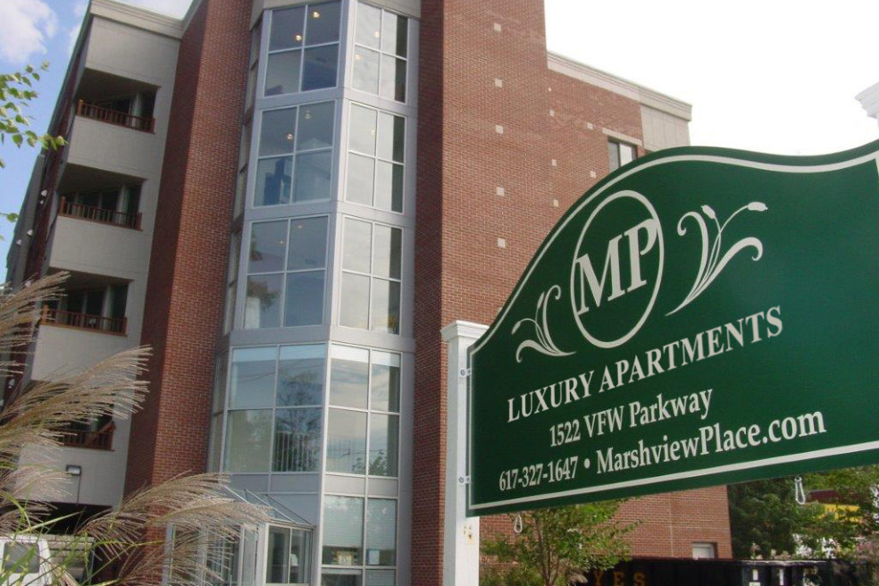 Marshview Place in West Roxbury, MA - Foto de edificio