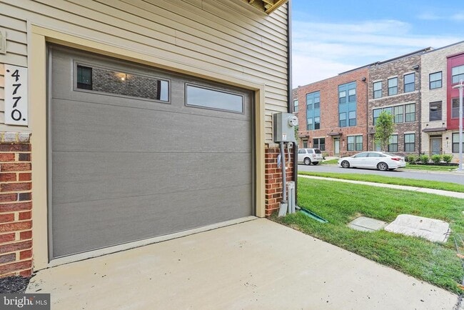 4770 Towne Square Blvd in Hillcrest Heights, MD - Building Photo - Building Photo