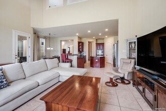 18211 Branson Falls in San Antonio, TX - Building Photo - Building Photo