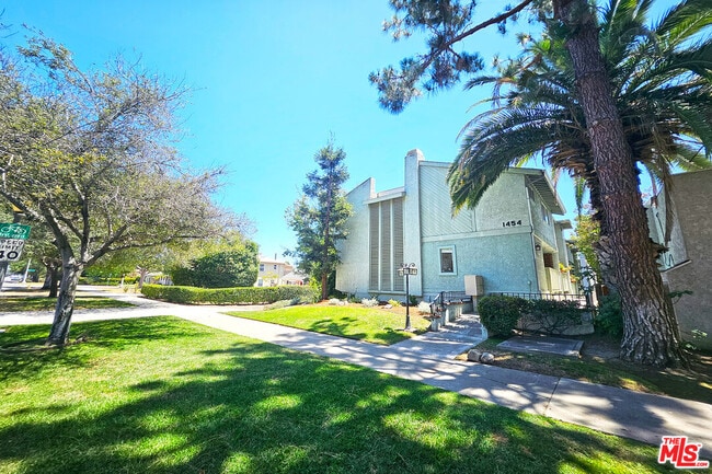 property at 1454 E Orange Grove Blvd