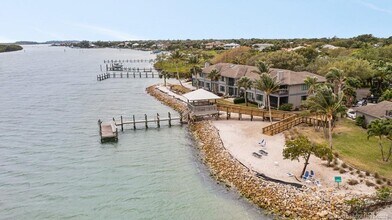 5626 SE Schooner Oaks Way in Stuart, FL - Building Photo - Building Photo