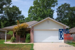 104 Austin Ln in Benton, AR - Building Photo