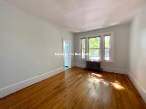 1789 Commonwealth Ave, Unit 3 in Boston, MA - Building Photo - Building Photo