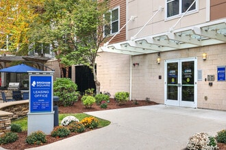 Brigham Square Apartments in Arlington, MA - Foto de edificio - Building Photo