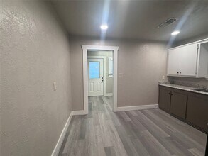 510 W 6th St in Brenham, TX - Building Photo - Building Photo