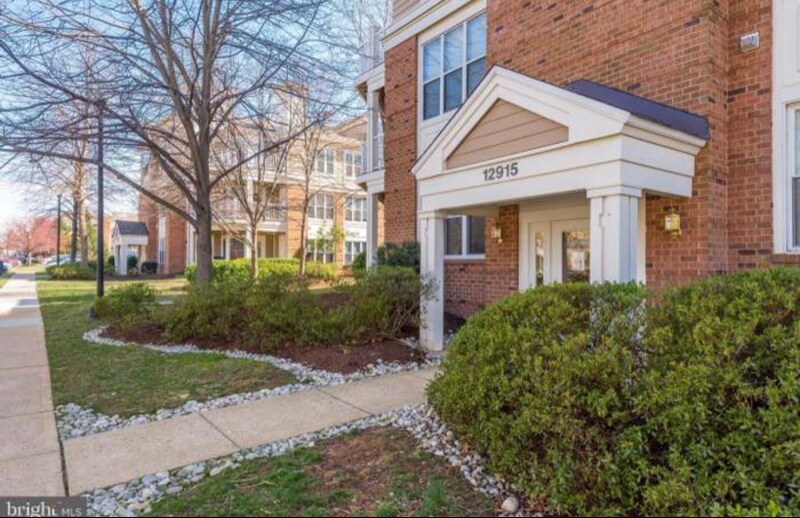 12915 Alton Square in Herndon, VA - Building Photo