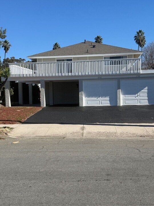 2582-2584 Seahorse Ave in Ventura, CA - Building Photo